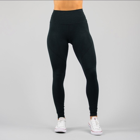 Alphalete leggings - Picture 2 of 2